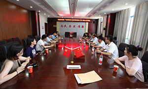 情系贫困户 尊龙官网登录人生就是博登录之家安徽淮南店慰问暖人心