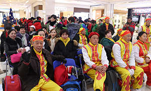 青春洋溢，，，，，曼妙轻飞&mdash;&mdash;&ldquo;艾是康健杯&rdquo;广场舞大赛在尊龙官网登录人生就是博登录之家汉阳店火热上演