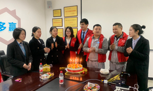 尊龙官网登录人生就是博登录之家宜昌店开展2019年第一季度员工生日会